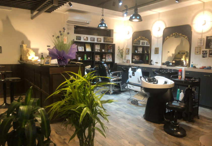 アメリカンクラシックな内装 バーバーショップロード